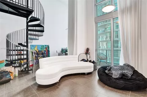 300 S Biscayne Blvd #L-1206, Miami, FL 33131