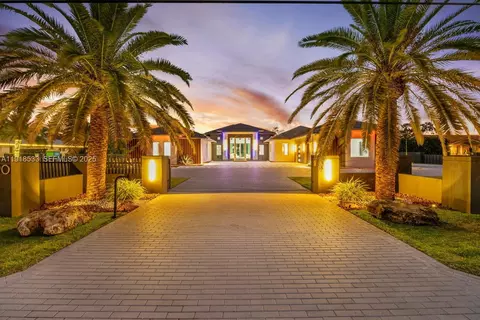 9790 SW 62nd St, Miami, FL 33173