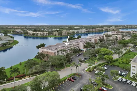 7760 Granville Dr #303, Tamarac, FL 33321