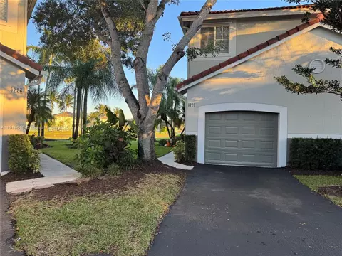 3778 San Simeon Cir, Weston, FL 33331