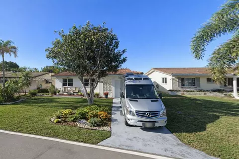 4805 Highland Dr, Tamarac, FL 33319