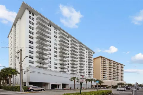 427 Golden Isles Dr #11F, Hallandale Beach, FL 33009