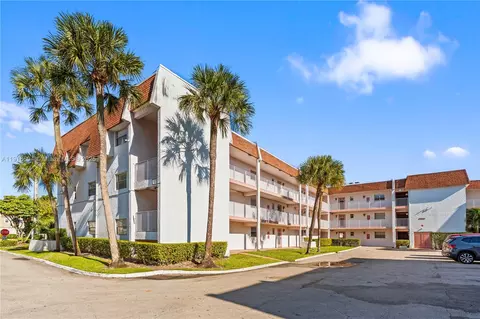 8000 Lagos De Campo Blvd #A-104, Tamarac, FL 33321