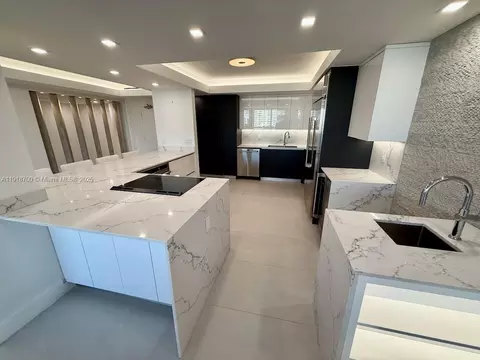 900 Bay Dr #524, Miami Beach, FL 33141