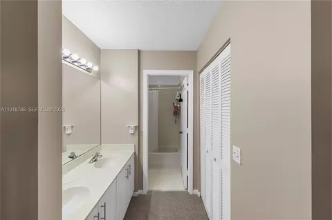 1073 SE 6th Ave, Dania Beach, FL 33004 photo 23
