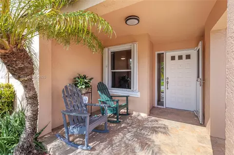 1073 SE 6th Ave, Dania Beach, FL 33004 photo 6