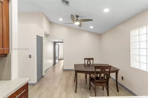 1073 SE 6th Ave, Dania Beach, FL 33004 photo 19