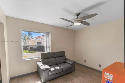 1073 SE 6th Ave, Dania Beach, FL 33004 photo 30