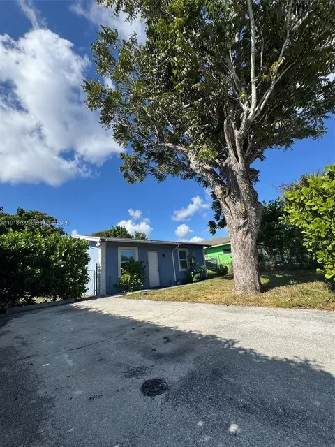 218 SW 11th Ave, Delray Beach, FL 33444