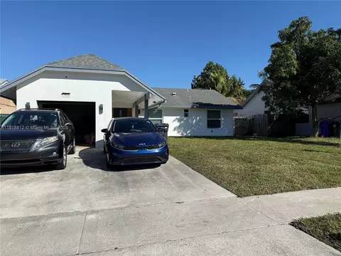 7523 SW 7th Pl, North Lauderdale, FL 33068