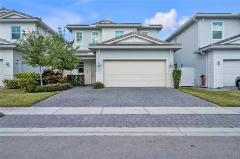 Exterior - 1101 Azul Ct, Lighthouse Point, FL 33064 photo 7 of 9