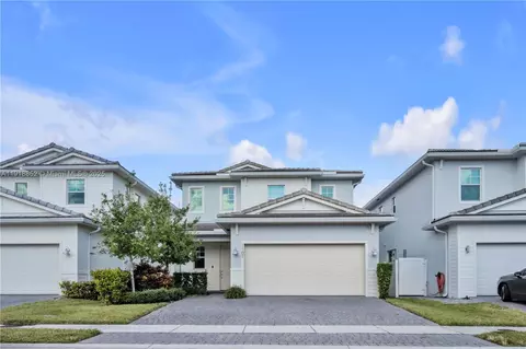 1101 Azul Ct, Lighthouse Point, FL 33064