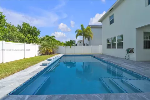Exterior - 1101 Azul Ct, Lighthouse Point, FL 33064 photo 6 of 9