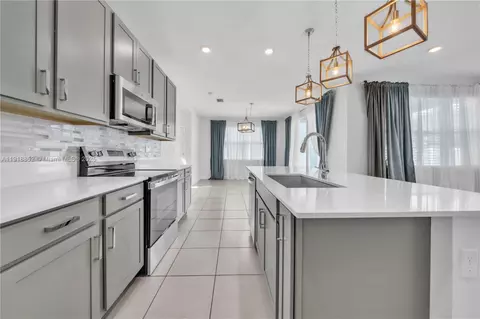 Kitchen - 1101 Azul Ct, Lighthouse Point, FL 33064 photo 2 of 4