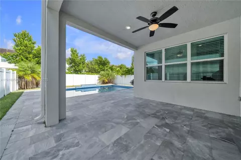 Exterior - 1101 Azul Ct, Lighthouse Point, FL 33064 photo 4 of 9