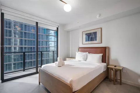 11 NE 6th St #2206, Miami, FL 33132