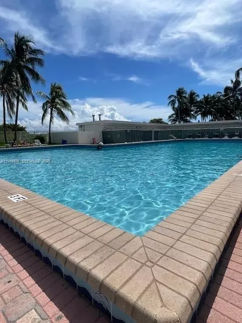 6345 Collins Ave #614, Miami Beach, FL 33141