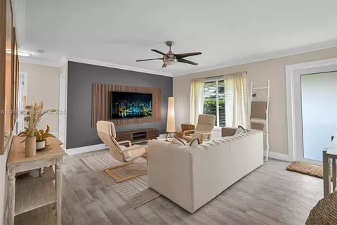 4851 NE 13th Ave, Oakland Park, FL 33334