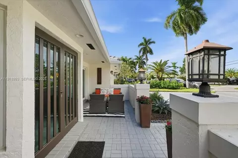 2662 NE 3rd St, Pompano Beach, FL 33062 photo 3