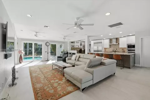 2662 NE 3rd St, Pompano Beach, FL 33062 photo 11
