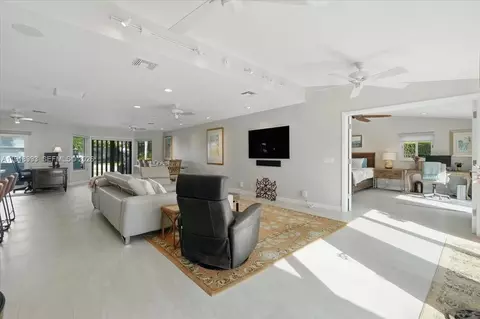 2662 NE 3rd St, Pompano Beach, FL 33062 photo 13