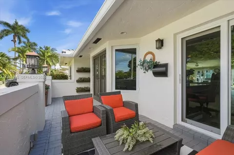 2662 NE 3rd St, Pompano Beach, FL 33062 photo 4