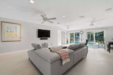 2662 NE 3rd St, Pompano Beach, FL 33062 photo 15