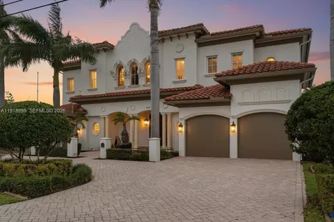 2641 NE 6th St, Pompano Beach, FL 33062