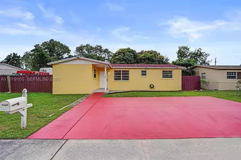 1300 NE 215th St, Miami, FL 33179