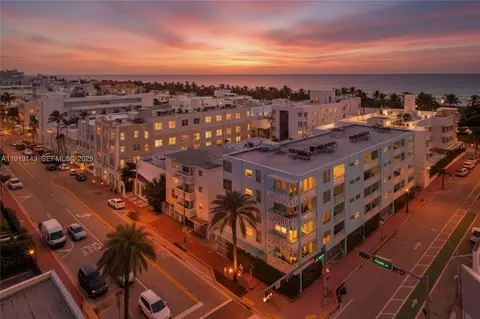 701 Collins Ave #3B, Miami Beach, FL 33139