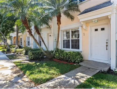 43 Simonton Cir, Weston, FL 33326
