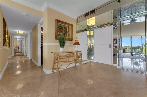 2000 Towerside Ter #702, Miami, FL 33138