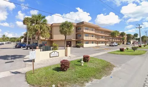 4161 NW 26th St #103, Lauderhill, FL 33313