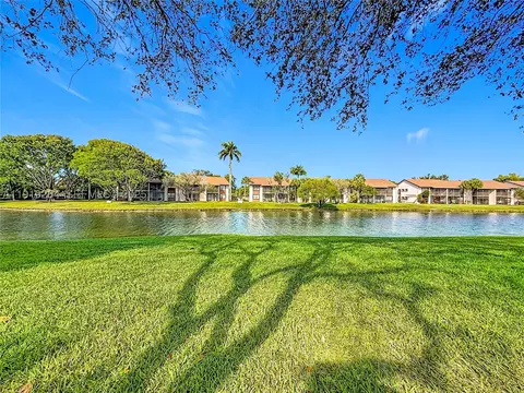 9825 NW 37th St #5F, Sunrise, FL 33351