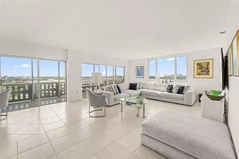 4001 Hillcrest Dr #1017, Hollywood, FL 33021