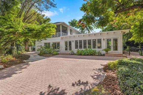 6301 Coral Lake Dr, Miami, FL 33155