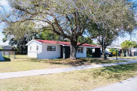 1562 NW 8th Ave, Homestead, FL 33030
