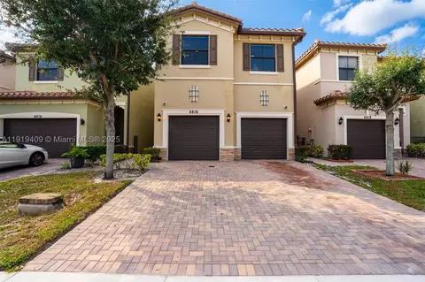 4816 NW 56th Ct, Tamarac, FL 33319
