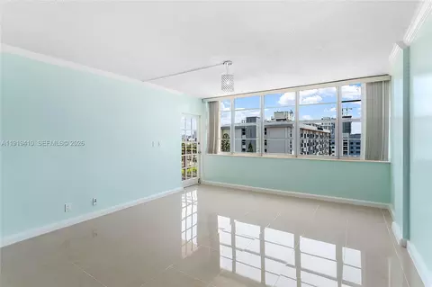 2025 NE 164th St #907, North Miami Beach, FL 33162