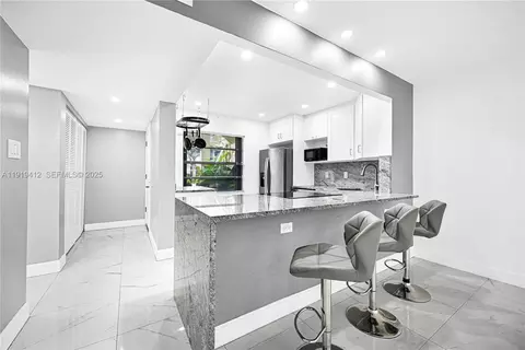 132 S Cypress Rd #518, Pompano Beach, FL 33060