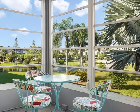 4705 NW 35th St #515, Lauderdale Lakes, FL 33319