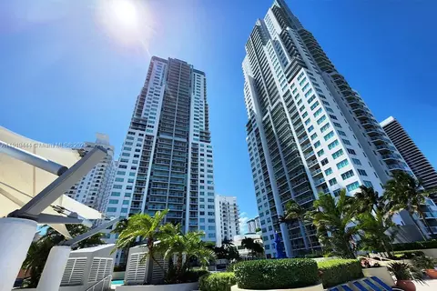 253 NE 2nd St #318, Miami, FL 33132