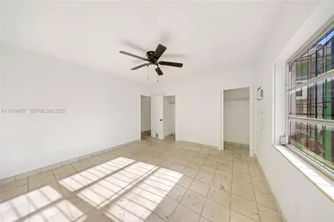 Bedroom - 297 Eucalyptus Dr, Hialeah, FL 33010 photo 8 of 12