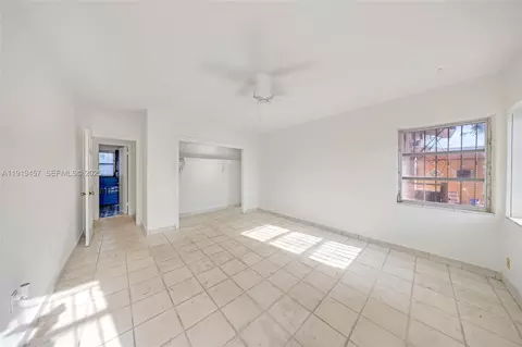 Bedroom - 297 Eucalyptus Dr, Hialeah, FL 33010 photo 5 of 12