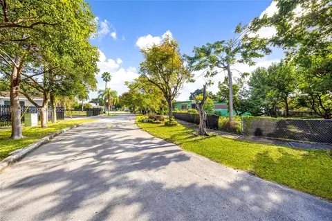 View/Area - 297 Eucalyptus Dr, Hialeah, FL 33010 photo 1 of 1