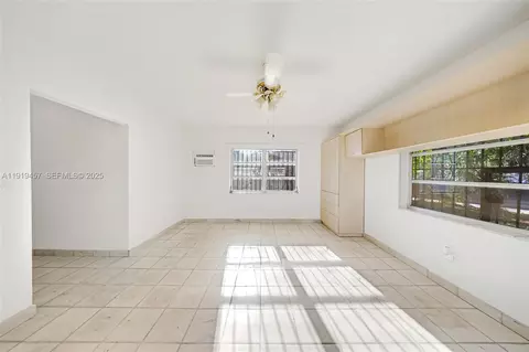 Living - 297 Eucalyptus Dr, Hialeah, FL 33010 photo 22 of 22