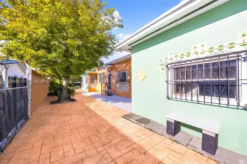 Exterior - 297 Eucalyptus Dr, Hialeah, FL 33010 photo 2 of 14