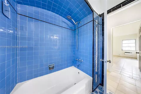 Bath - 297 Eucalyptus Dr, Hialeah, FL 33010 photo 2 of 4