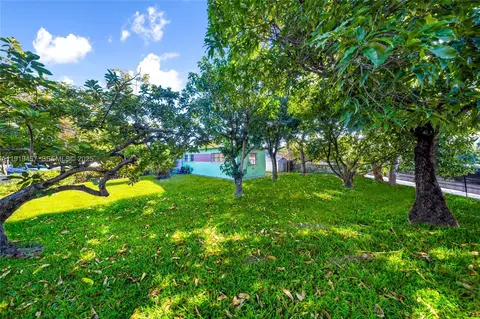 Exterior - 297 Eucalyptus Dr, Hialeah, FL 33010 photo 5 of 14