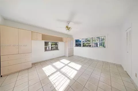 Bedroom - 297 Eucalyptus Dr, Hialeah, FL 33010 photo 10 of 12